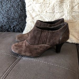 EUROSOFT by SOFFT Brown Suede Ankle Boots Size 8